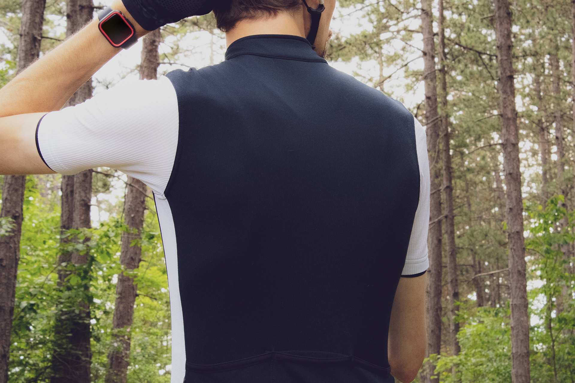 Isadore Träger­hose und Radtrikot im Test Isadore Träger­hose und Radtrikot im Test